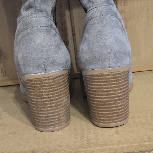Kohls Tall Heeled Boots Gray Womens Size 7 - Picture 9 of 13